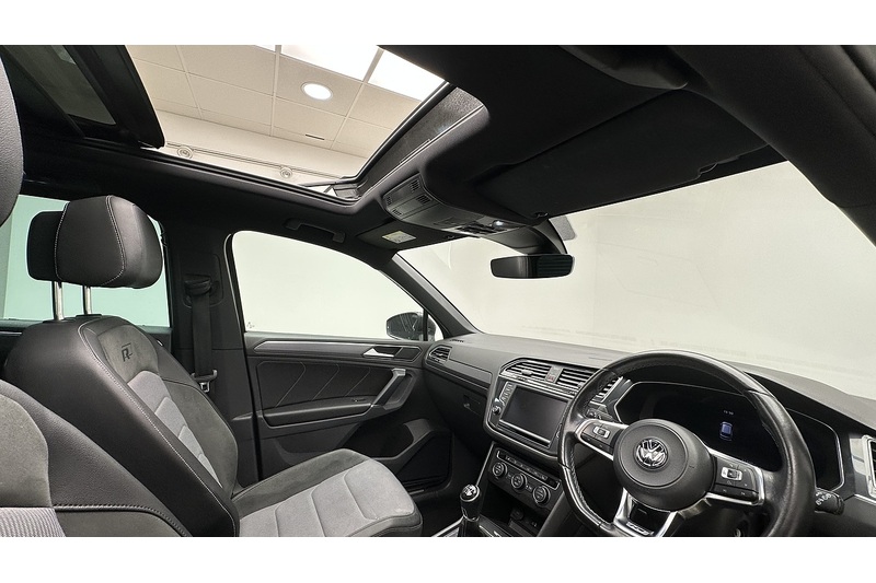 Volkswagen Tiguan TDI BlueMotion Tech R-Line - U3247