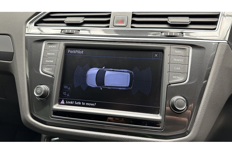 Volkswagen Tiguan TDI BlueMotion Tech R-Line - U3247