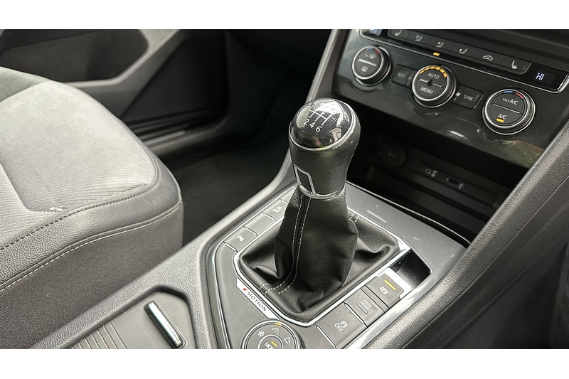 Volkswagen Tiguan TDI BlueMotion Tech R-Line - U3247