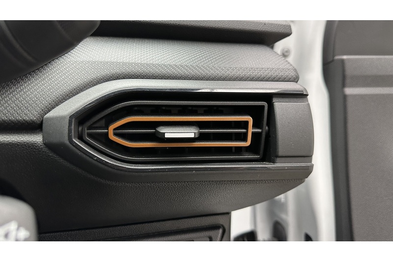 Dacia Sandero Stepway TCe Essential - U3272