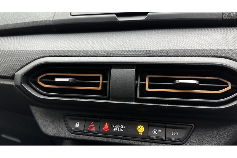 Dacia Sandero Stepway TCe Essential - U3272