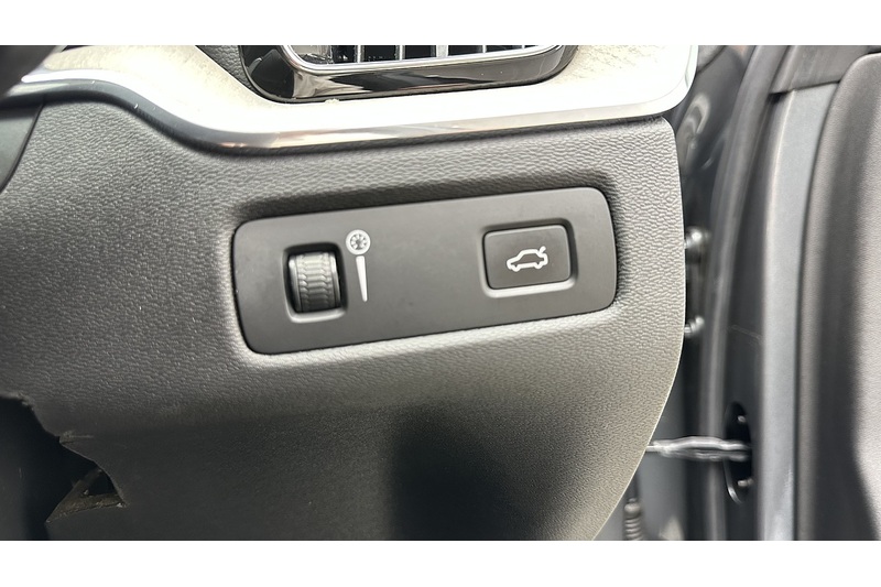 Volvo XC60 B4 MHEV Inscription Pro - U3279