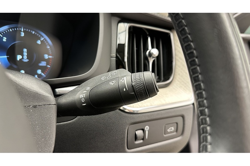 Volvo XC60 B4 MHEV Inscription Pro - U3279