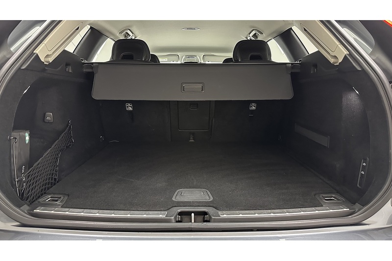 Volvo XC60 B4 MHEV Inscription Pro - U3279