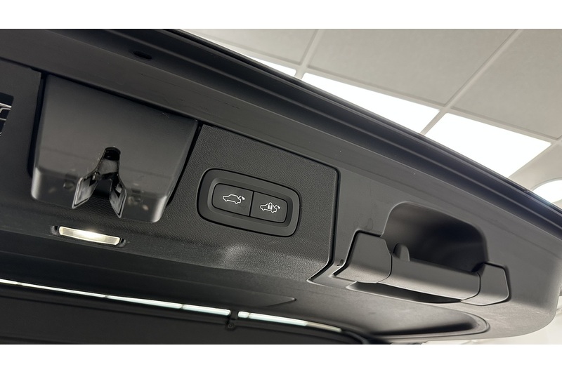 Volvo XC60 B4 MHEV Inscription Pro - U3279