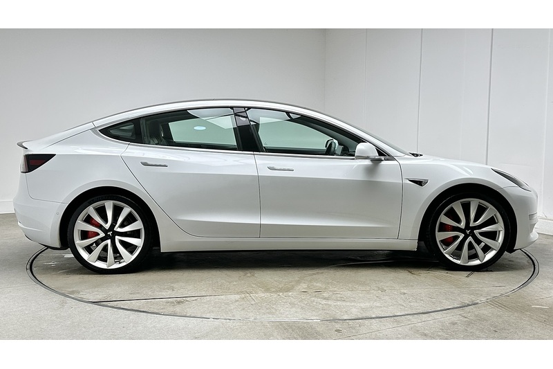 Tesla Model 3 Performance - U3280