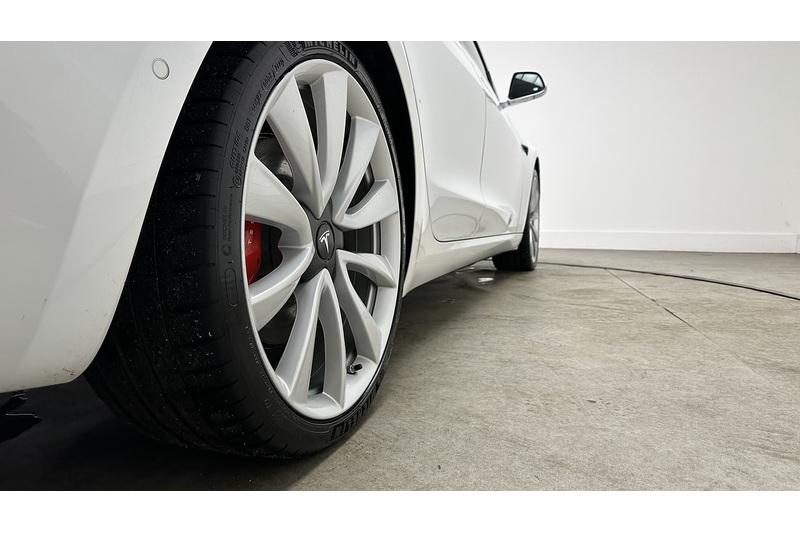 Tesla Model 3 Performance - U3280
