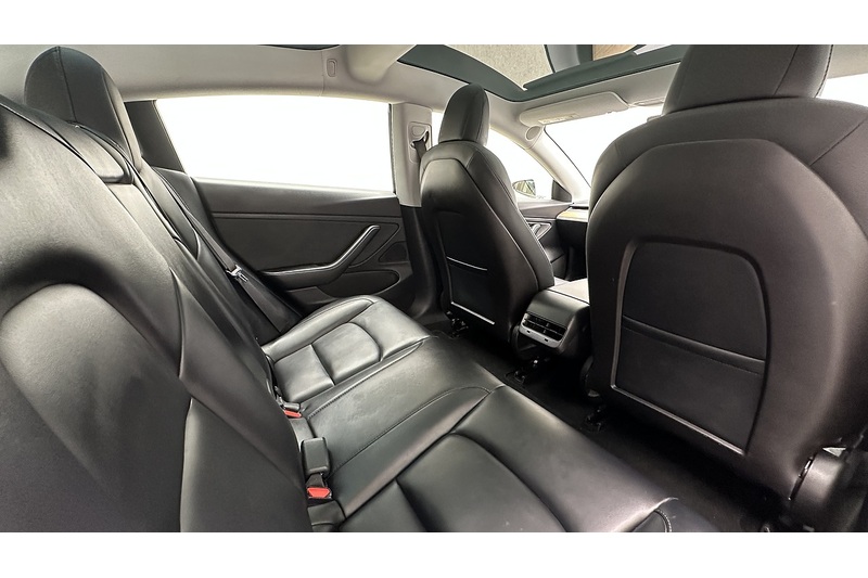 Tesla Model 3 Performance - U3280