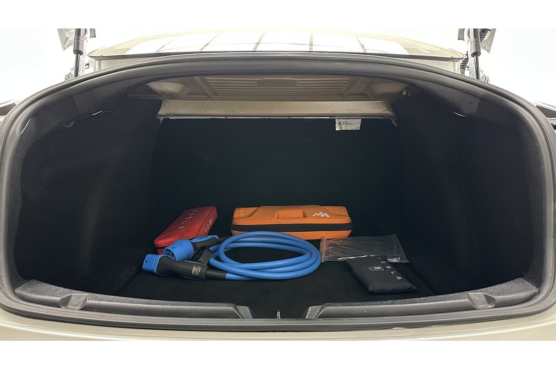 Tesla Model 3 Performance - U3280