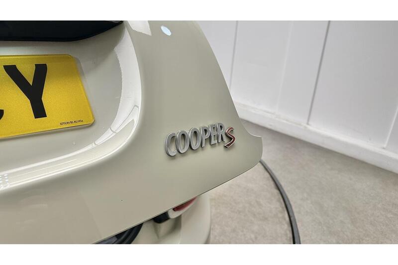 MINI Hatch 2.0 Cooper S Exclusive Hatchback 5dr Petrol Steptronic Euro 6 (s/s) (192 ps) - U330