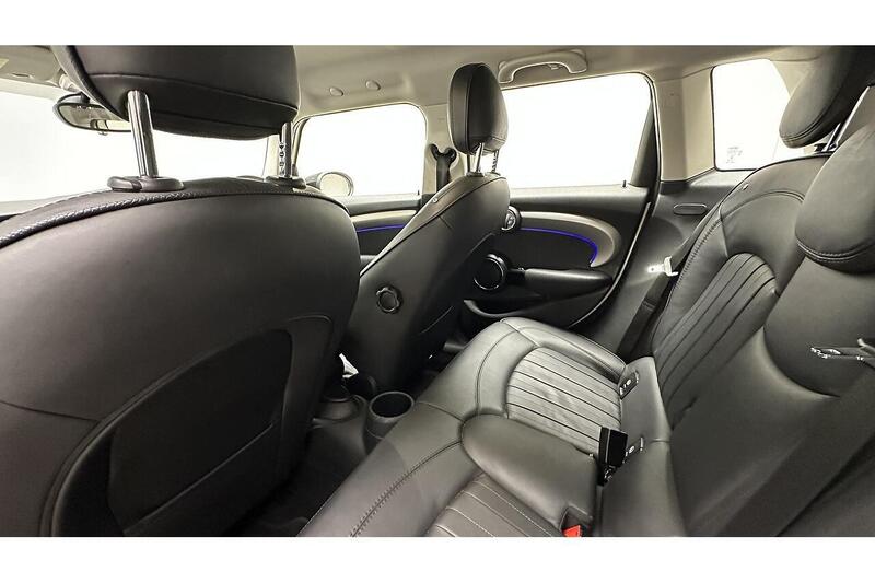 MINI Hatch 2.0 Cooper S Exclusive Hatchback 5dr Petrol Steptronic Euro 6 (s/s) (192 ps) - U330