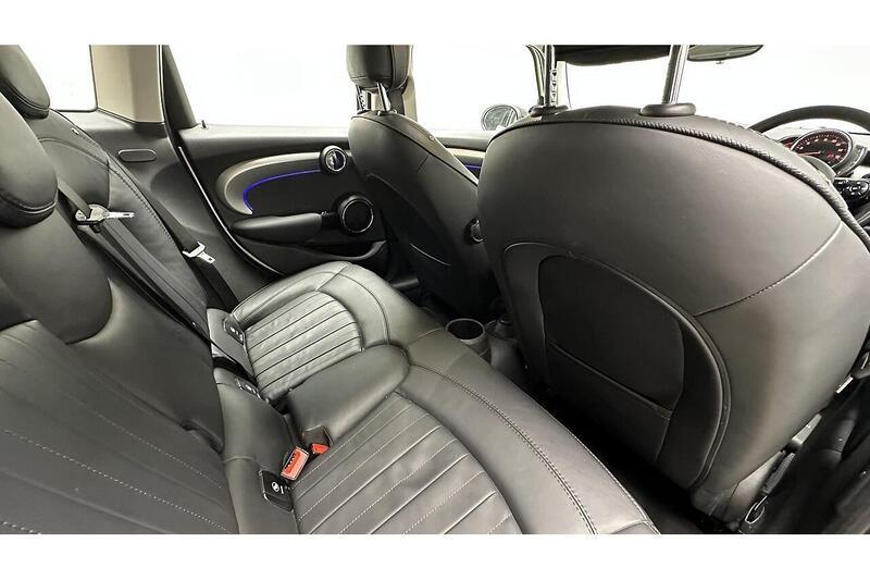 MINI Hatch 2.0 Cooper S Exclusive Hatchback 5dr Petrol Steptronic Euro 6 (s/s) (192 ps) - U330