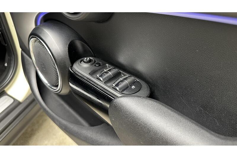 MINI Hatch 2.0 Cooper S Exclusive Hatchback 5dr Petrol Steptronic Euro 6 (s/s) (192 ps) - U330