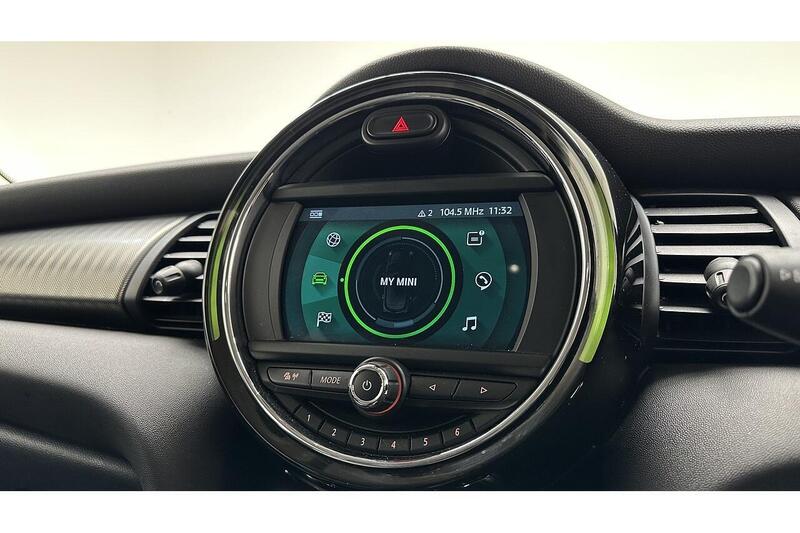 MINI Hatch 2.0 Cooper S Exclusive Hatchback 5dr Petrol Steptronic Euro 6 (s/s) (192 ps) - U330