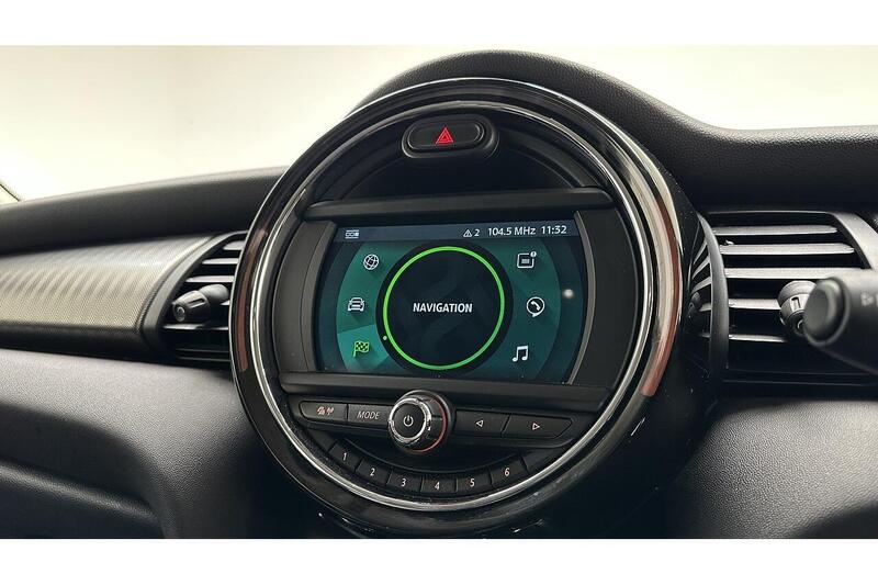 MINI Hatch 2.0 Cooper S Exclusive Hatchback 5dr Petrol Steptronic Euro 6 (s/s) (192 ps) - U330