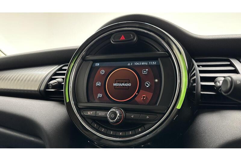 MINI Hatch 2.0 Cooper S Exclusive Hatchback 5dr Petrol Steptronic Euro 6 (s/s) (192 ps) - U330