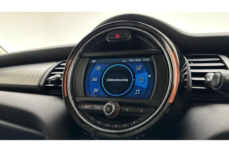 MINI Hatch 2.0 Cooper S Exclusive Hatchback 5dr Petrol Steptronic Euro 6 (s/s) (192 ps) - U330