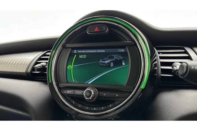 MINI Hatch 2.0 Cooper S Exclusive Hatchback 5dr Petrol Steptronic Euro 6 (s/s) (192 ps) - U330