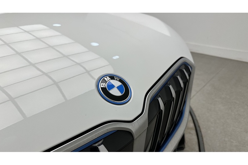 BMW iX1 30 xLine - U3319