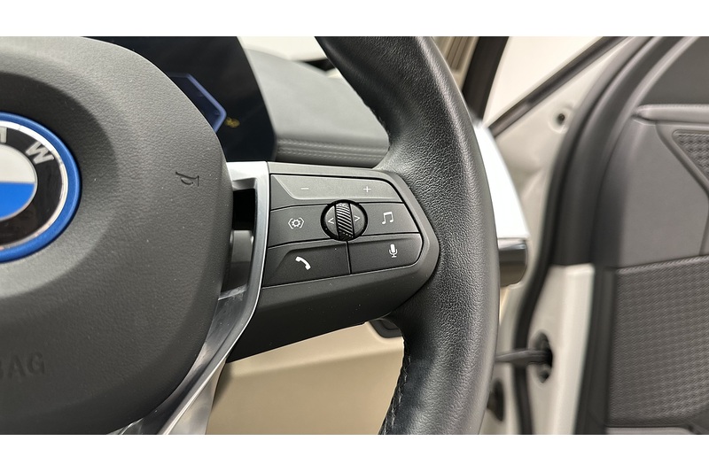 BMW iX1 30 xLine - U3319
