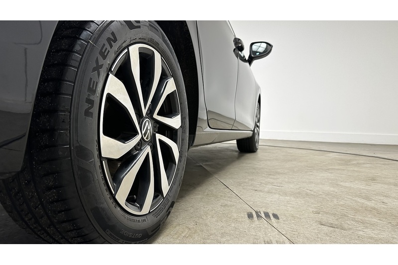 Volkswagen Golf eTSI MHEV Active - U3376