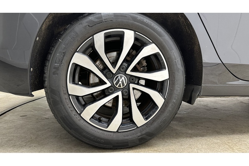 Volkswagen Golf eTSI MHEV Active - U3376