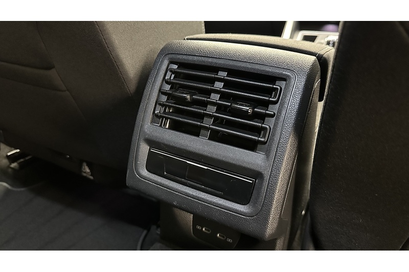 Volkswagen Golf eTSI MHEV Active - U3376