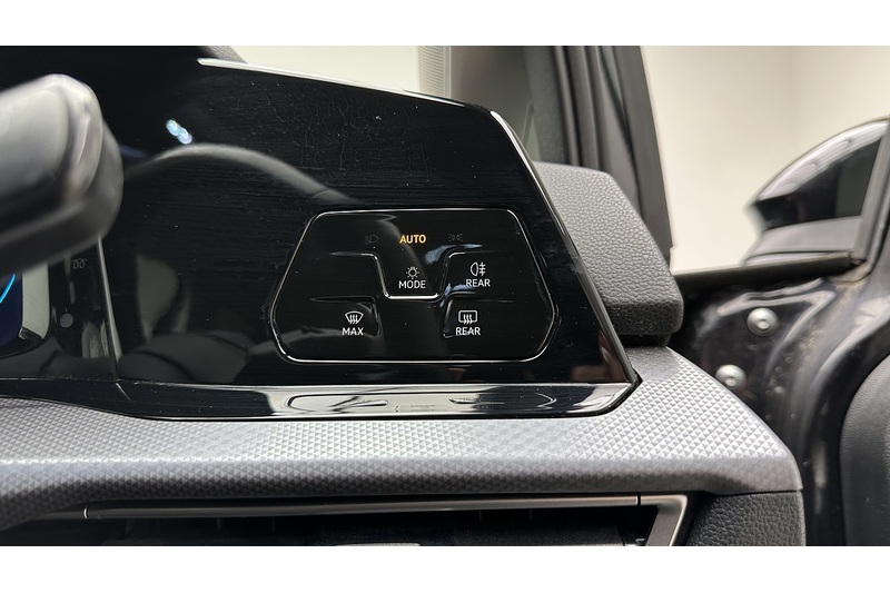 Volkswagen Golf eTSI MHEV Active - U3376