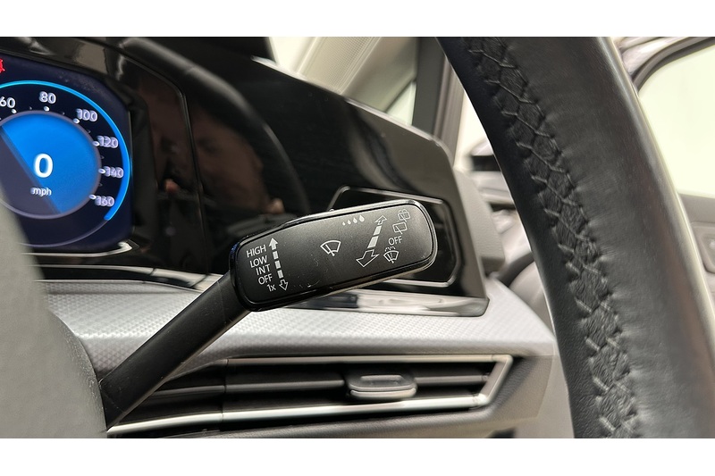 Volkswagen Golf eTSI MHEV Active - U3376