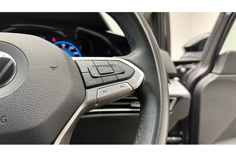 Volkswagen Golf eTSI MHEV Active - U3376