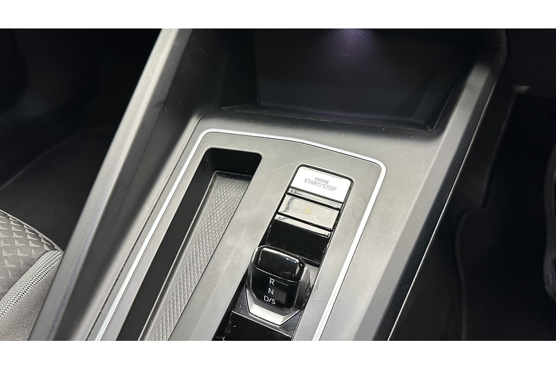 Volkswagen Golf eTSI MHEV Active - U3376