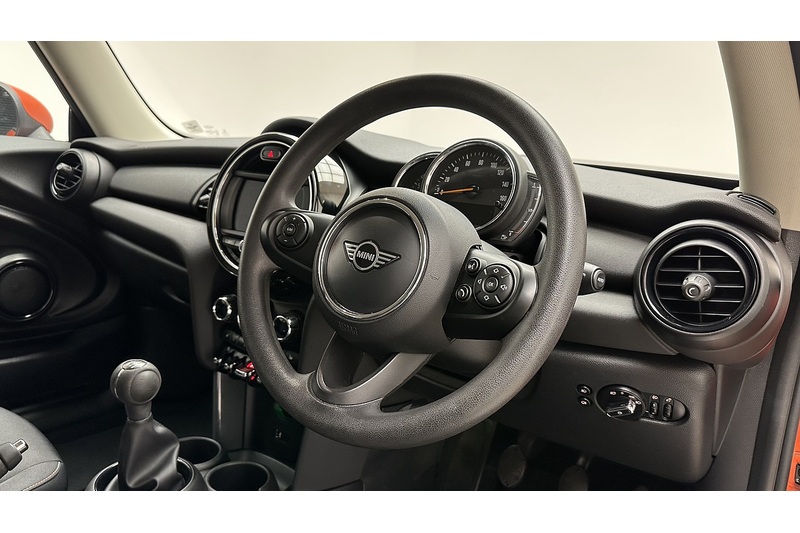 MINI Hatch One Classic - U3386