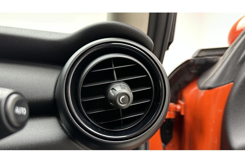 MINI Hatch One Classic - U3386