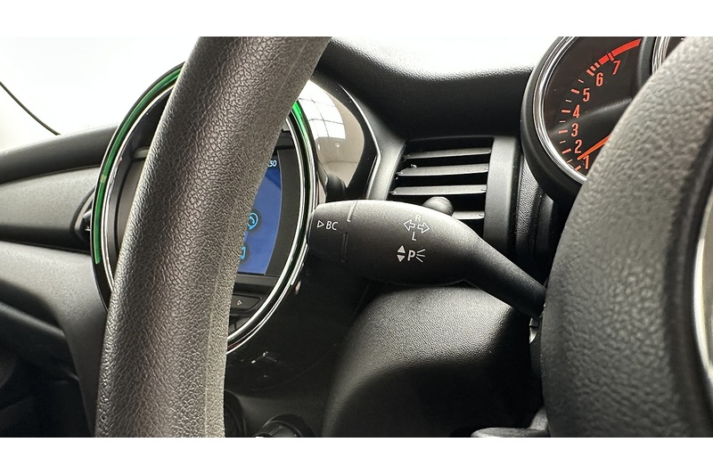 MINI Hatch One Classic - U3386