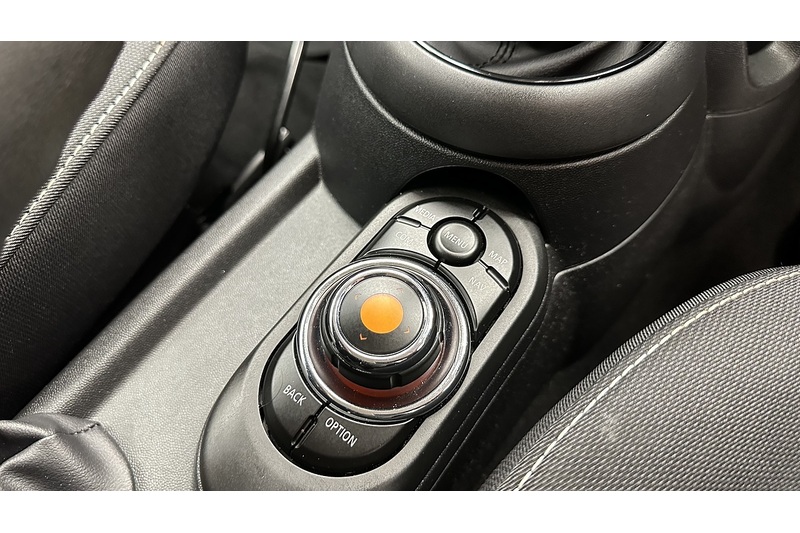 MINI Hatch One Classic - U3386