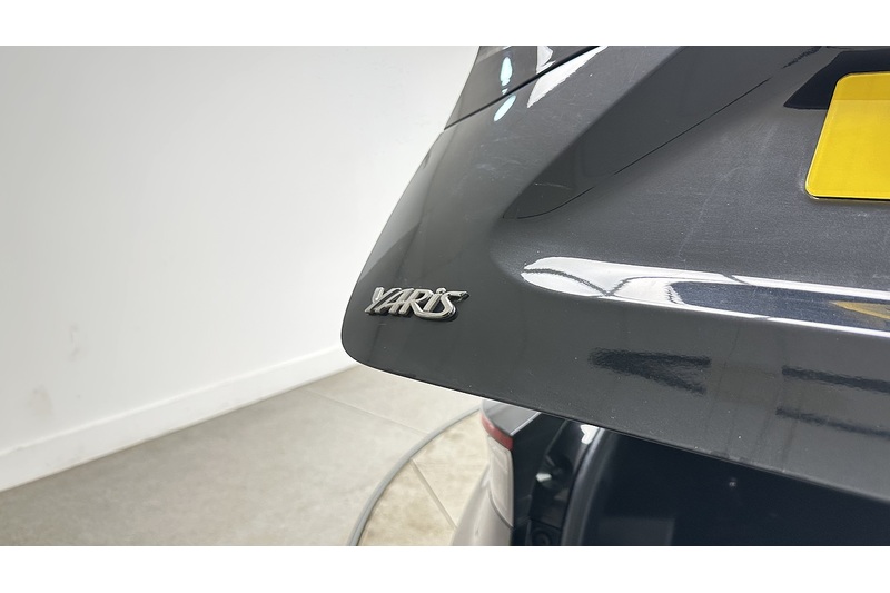 Toyota Yaris Cross VVT-h Design - U3424