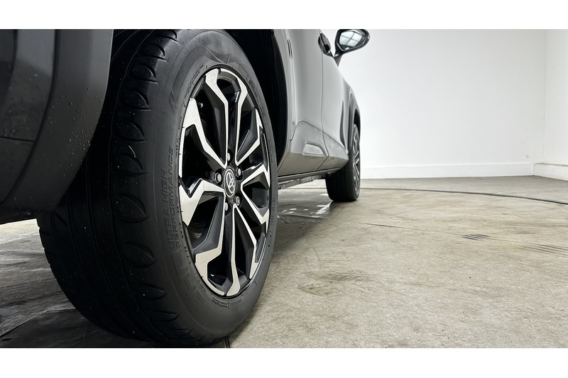 Toyota Yaris Cross VVT-h Design - U3424