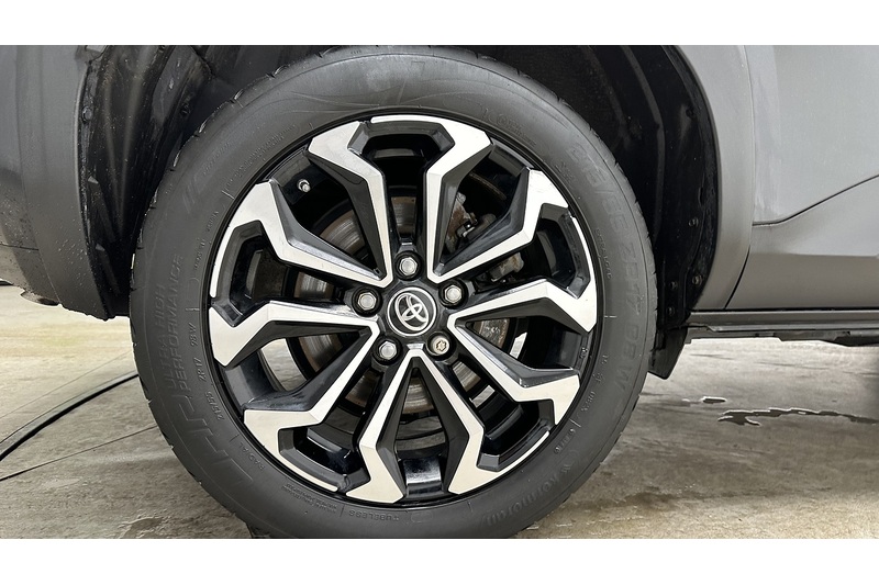 Toyota Yaris Cross VVT-h Design - U3424