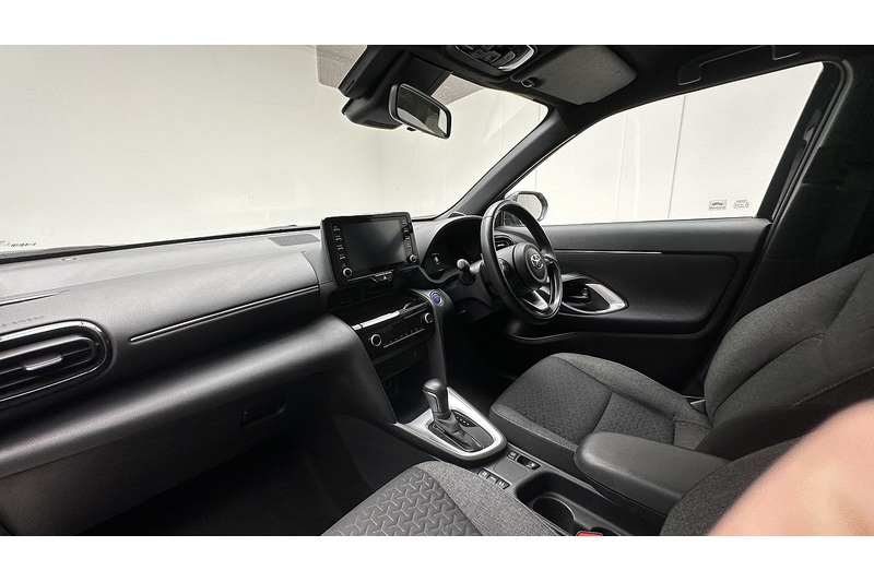 Toyota Yaris Cross VVT-h Design - U3424