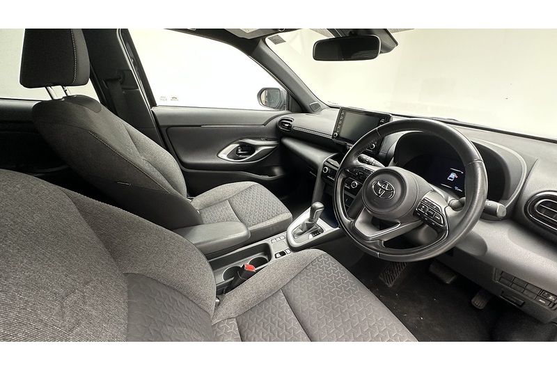 Toyota Yaris Cross VVT-h Design - U3424