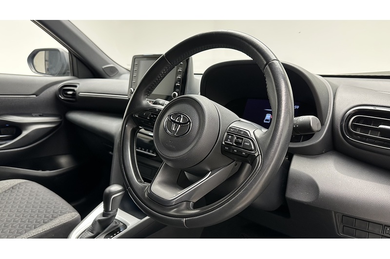 Toyota Yaris Cross VVT-h Design - U3424