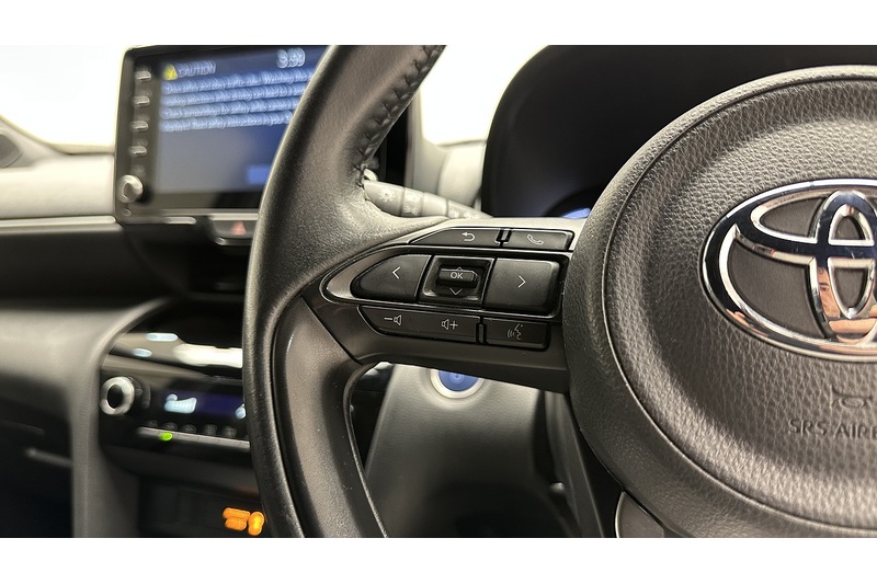 Toyota Yaris Cross VVT-h Design - U3424
