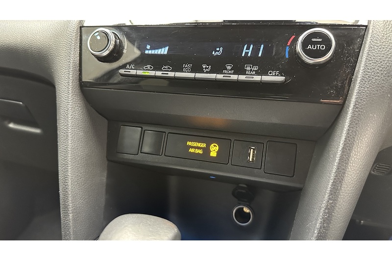 Toyota Yaris Cross VVT-h Design - U3424