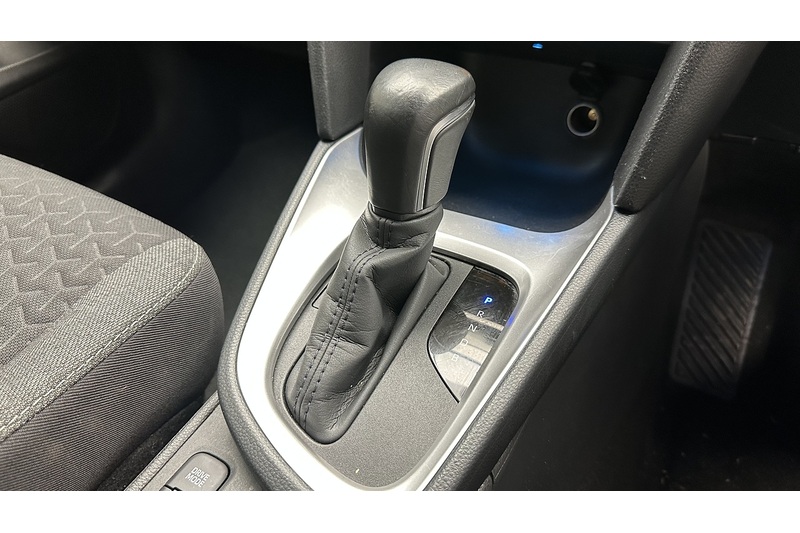 Toyota Yaris Cross VVT-h Design - U3424