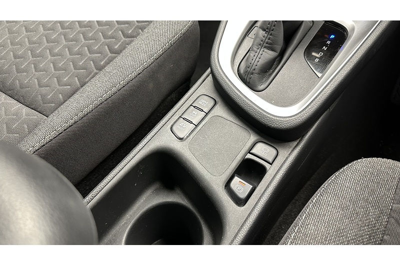 Toyota Yaris Cross VVT-h Design - U3424