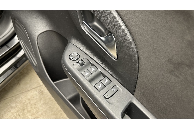 Vauxhall Corsa Electric Ultimate - U3454