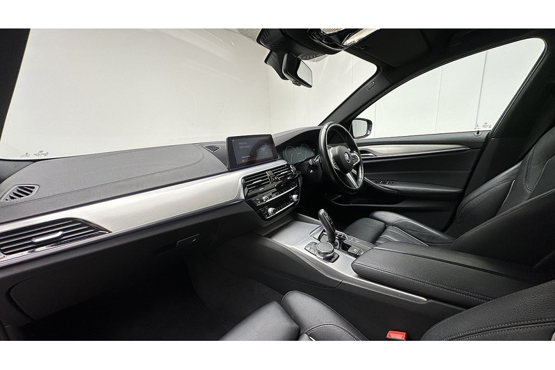 BMW 5 Series 530e M Sport - U3478