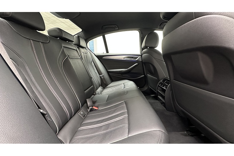 BMW 5 Series 530e M Sport - U3478