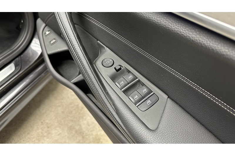 BMW 5 Series 530e M Sport - U3478