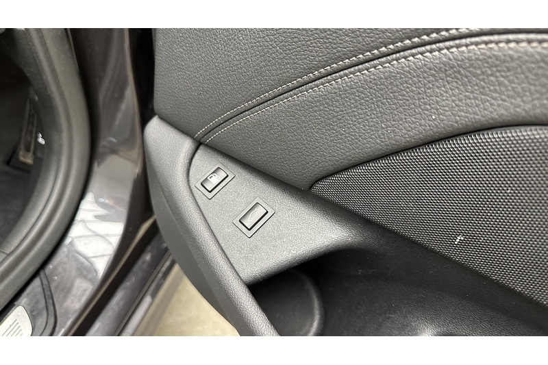 BMW 5 Series 530e M Sport - U3478